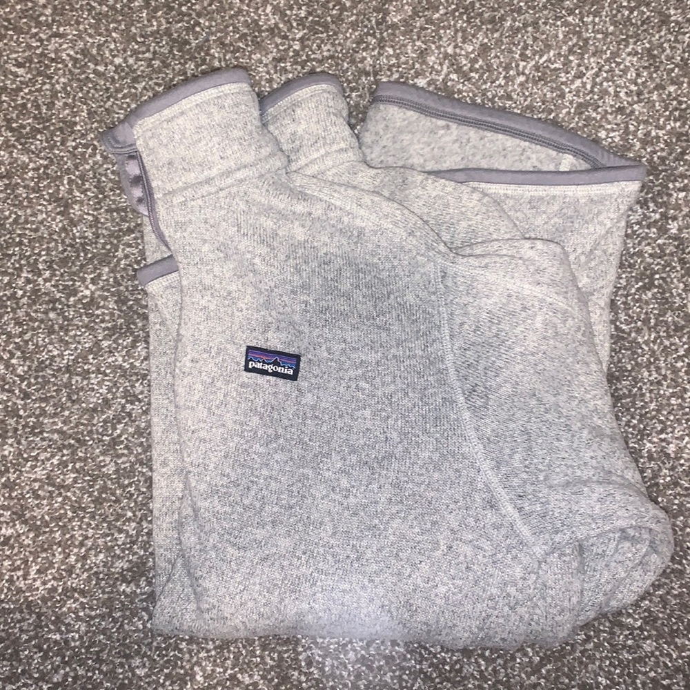 Womens pullover with zippers